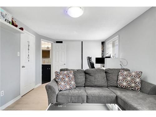 88 Stanley Avenue, Kitchener, ON - Indoor Photo Showing Living Room