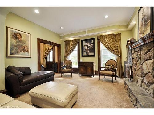 77 Light Street, Woodstock, ON - Indoor Photo Showing Living Room