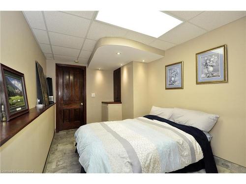 77 Light Street, Woodstock, ON - Indoor Photo Showing Bedroom