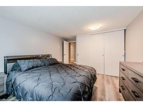 514-55 Green Valley Drive, Kitchener, ON - Indoor Photo Showing Bedroom