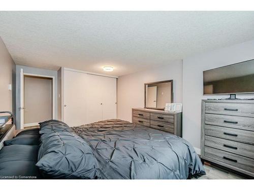 514-55 Green Valley Drive, Kitchener, ON - Indoor Photo Showing Bedroom