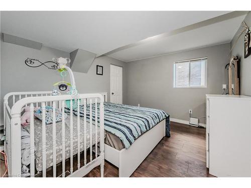 51 Newcastle Court, Kitchener, ON - Indoor Photo Showing Bedroom