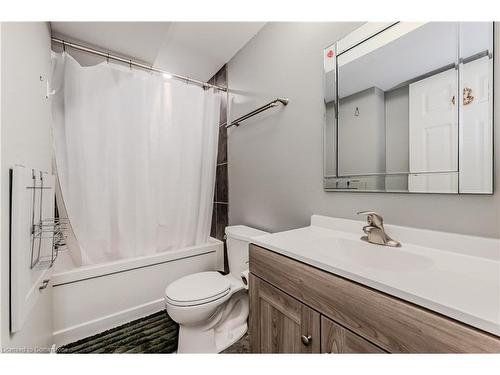 51 Newcastle Court, Kitchener, ON - Indoor Photo Showing Bathroom