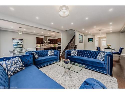 51 Newcastle Court, Kitchener, ON - Indoor Photo Showing Living Room