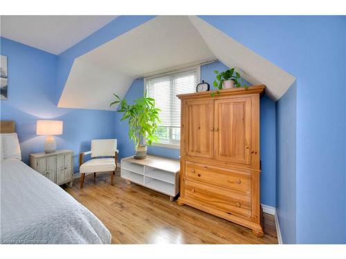 258 Keewatin Avenue, Kitchener, ON - Indoor Photo Showing Bedroom