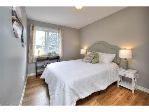 258 Keewatin Avenue, Kitchener, ON - Indoor Photo Showing Bedroom