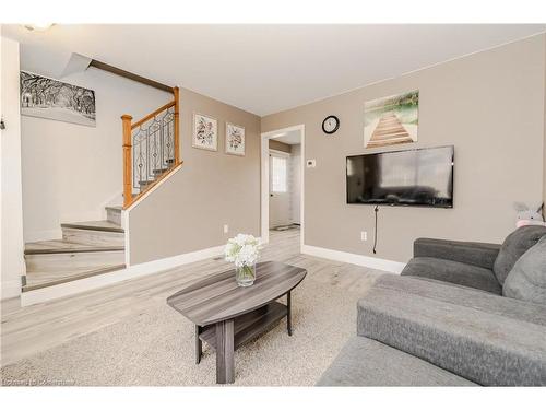 24 Clarke Street, Woodstock, ON - Indoor Photo Showing Living Room