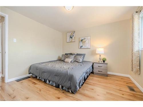 24 Clarke Street, Woodstock, ON - Indoor Photo Showing Bedroom