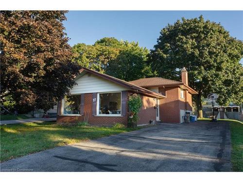 27 Lyle Place, Kitchener, ON - Outdoor