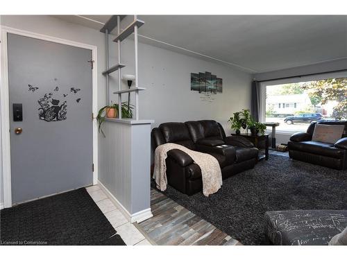 27 Lyle Place, Kitchener, ON - Indoor Photo Showing Living Room