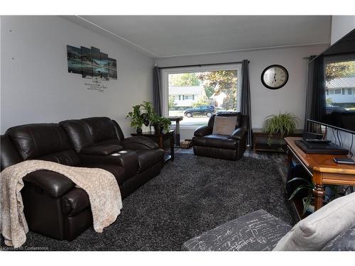 27 Lyle Place, Kitchener, ON - Indoor Photo Showing Living Room