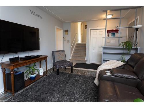 27 Lyle Place, Kitchener, ON - Indoor Photo Showing Living Room