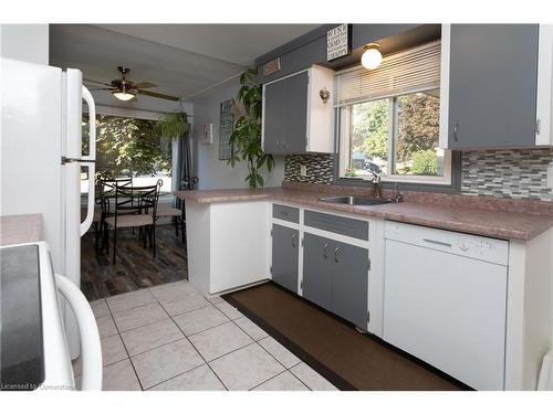 27 Lyle Place, Kitchener, ON - Indoor Photo Showing Kitchen