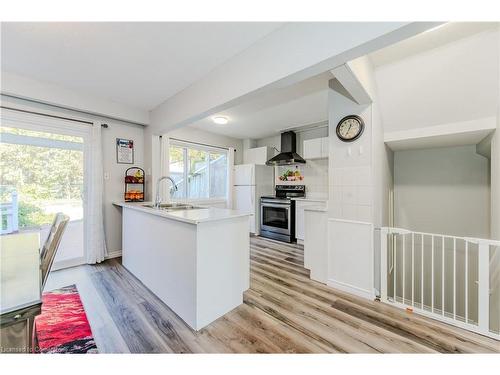 92 Charles Best Place, Kitchener, ON - Indoor Photo Showing Kitchen