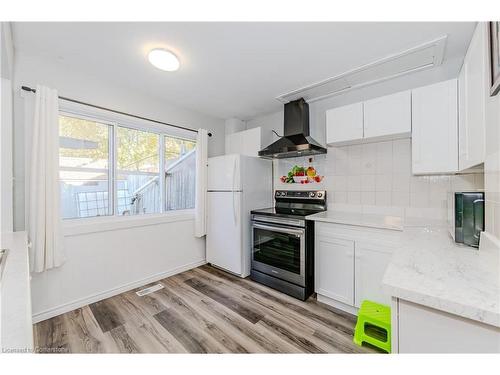 92 Charles Best Place, Kitchener, ON - Indoor Photo Showing Kitchen