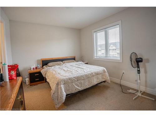 52 Munch Avenue, Cambridge, ON - Indoor Photo Showing Bedroom