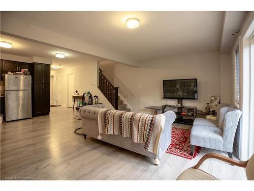 52 Munch Avenue, Cambridge, ON - Indoor Photo Showing Living Room