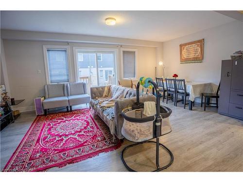 52 Munch Avenue, Cambridge, ON - Indoor Photo Showing Living Room