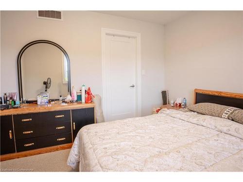 52 Munch Avenue, Cambridge, ON - Indoor Photo Showing Bedroom