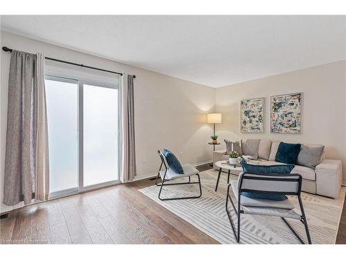 3-217 Martinet Avenue, London, ON - Indoor Photo Showing Living Room