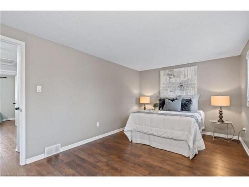 3-217 Martinet Avenue, London, ON - Indoor Photo Showing Bedroom