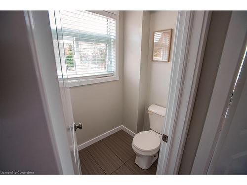 B-489 East Avenue, Kitchener, ON - Indoor Photo Showing Bathroom