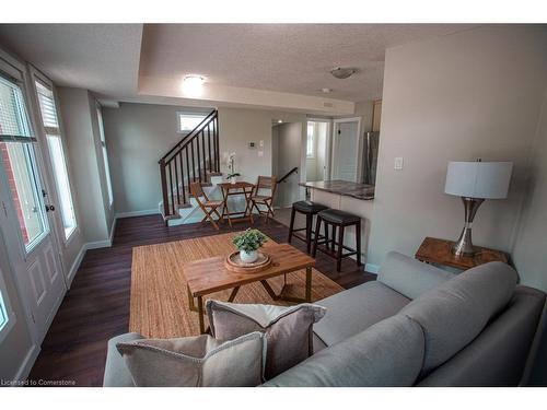 B-489 East Avenue, Kitchener, ON - Indoor Photo Showing Living Room