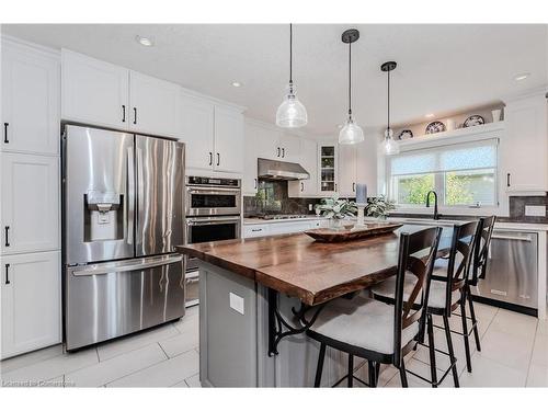 1515 Mannheim Road, Mannheim, ON - Indoor Photo Showing Kitchen With Upgraded Kitchen