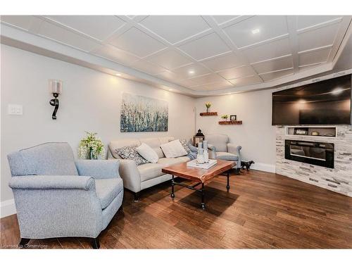 1515 Mannheim Road, Mannheim, ON - Indoor Photo Showing Living Room