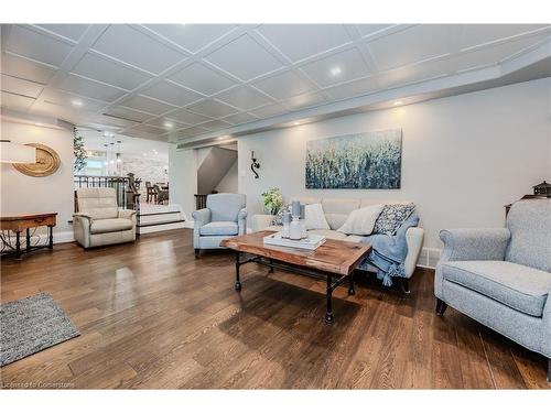 1515 Mannheim Road, Mannheim, ON - Indoor Photo Showing Living Room