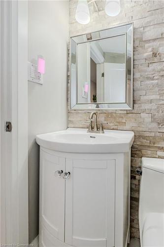 1515 Mannheim Road, Mannheim, ON - Indoor Photo Showing Bathroom