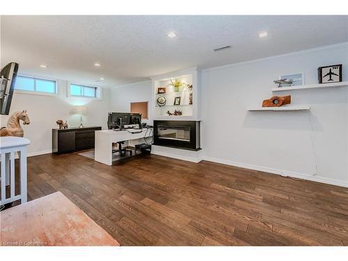 1515 Mannheim Road, Mannheim, ON - Indoor Photo Showing Living Room With Fireplace