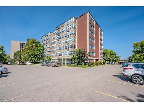 708-45 Westmount Road, Waterloo, ON - Outdoor With Facade