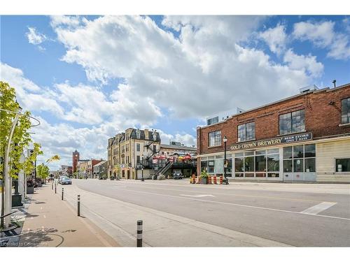 708-45 Westmount Road, Waterloo, ON - Outdoor