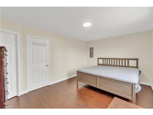 32 Elmpark Court, Brampton, ON - Indoor Photo Showing Bedroom