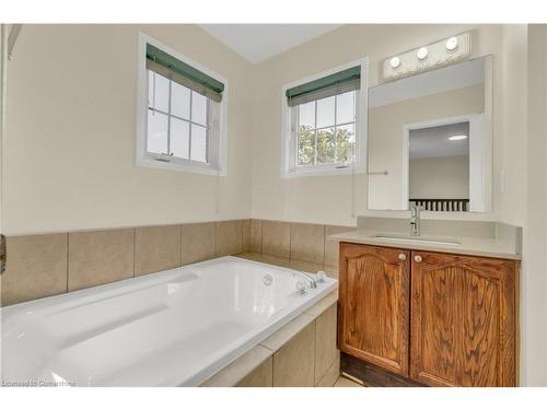 32 Elmpark Court, Brampton, ON - Indoor Photo Showing Bathroom