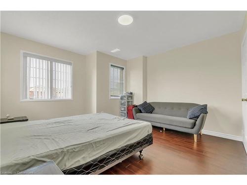 32 Elmpark Court, Brampton, ON - Indoor Photo Showing Bedroom