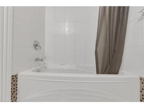 32 Elmpark Court, Brampton, ON - Indoor Photo Showing Bathroom