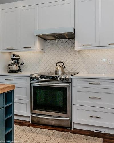 174 Vermont Street, Waterloo, ON - Indoor Photo Showing Kitchen With Upgraded Kitchen