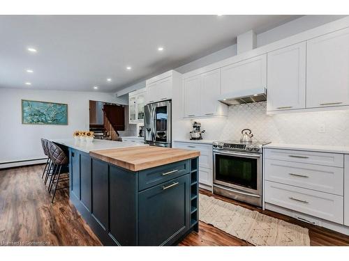 174 Vermont Street, Waterloo, ON - Indoor Photo Showing Kitchen With Upgraded Kitchen