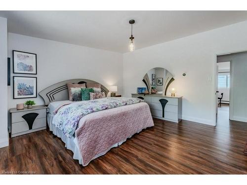 174 Vermont Street, Waterloo, ON - Indoor Photo Showing Bedroom