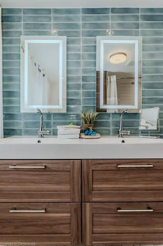 174 Vermont Street, Waterloo, ON - Indoor Photo Showing Bathroom