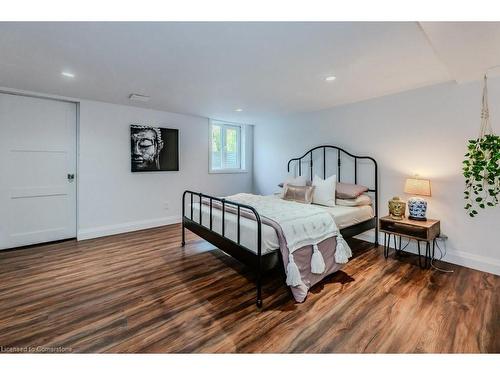 174 Vermont Street, Waterloo, ON - Indoor Photo Showing Bedroom