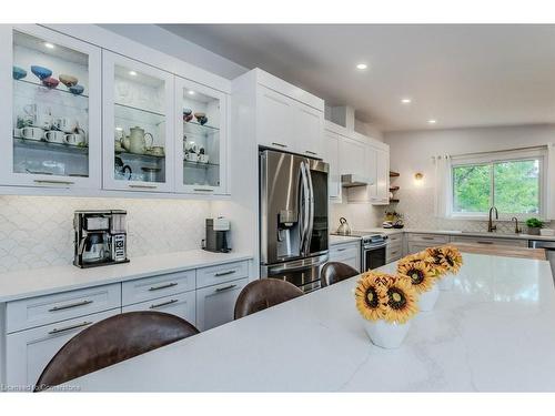 174 Vermont Street, Waterloo, ON - Indoor Photo Showing Kitchen With Upgraded Kitchen