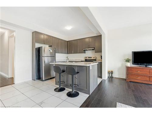 38-166 Deerpath Road, Guelph, ON - Indoor Photo Showing Kitchen With Stainless Steel Kitchen