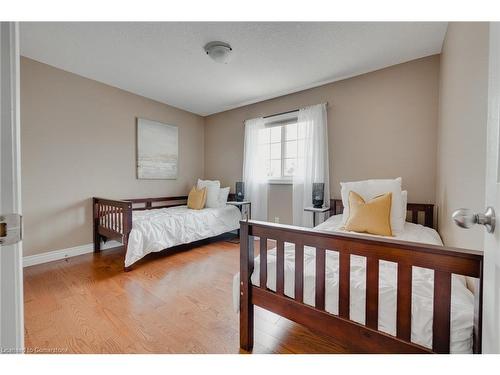 337 Featherstone Crescent, Kitchener, ON - Indoor Photo Showing Bedroom