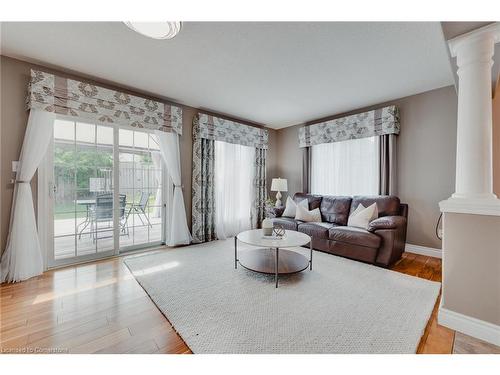 337 Featherstone Crescent, Kitchener, ON - Indoor Photo Showing Living Room