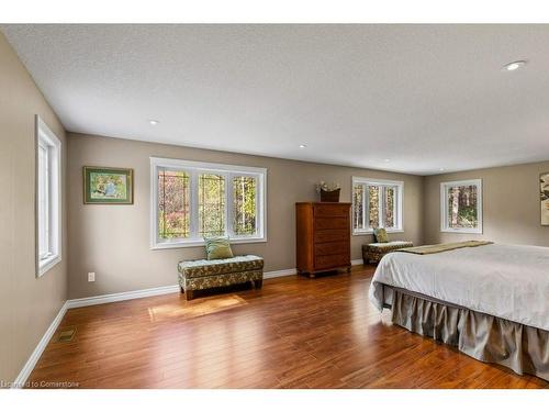 7204 Concession 1 Road, Puslinch, ON - Indoor Photo Showing Bedroom