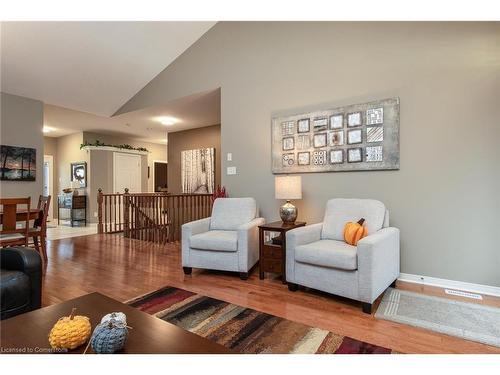 181 Doon Mills Drive, Kitchener, ON - Indoor Photo Showing Living Room