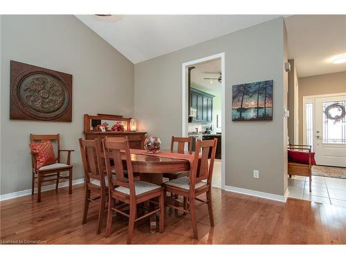 181 Doon Mills Drive, Kitchener, ON - Indoor Photo Showing Dining Room